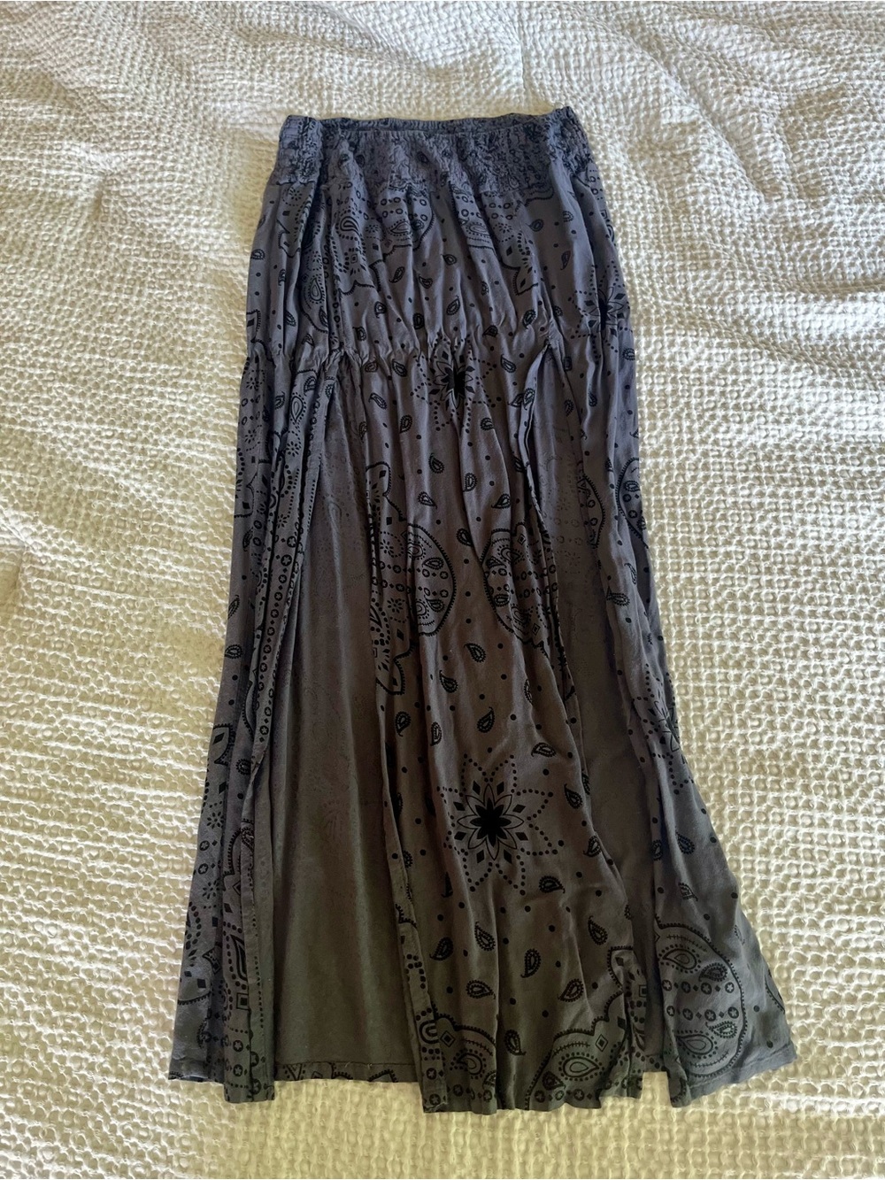 Earthbound Maxi Slit Boho Skirt Gray And Black Paisley Pattern Women’s Small